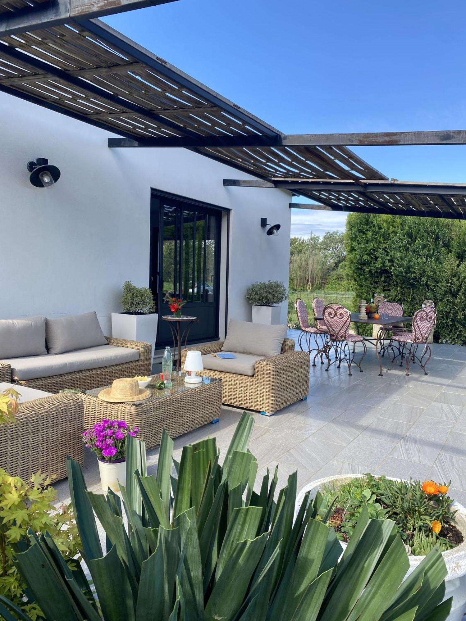 Le Galinie Chic'Art. Un Bel Atelier Avec Piscine Villa Carpentras Exterior photo